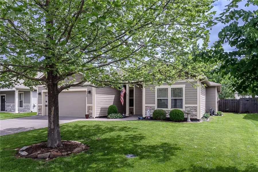 4125 Seele Way, Lawrence, KS 66049 - #2