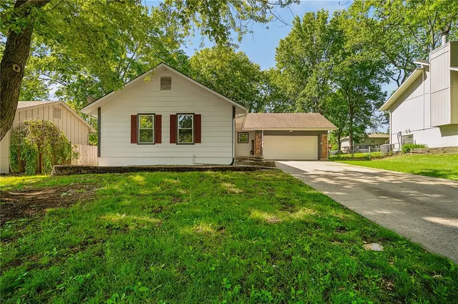220 SW Richwood Lane, Blue Springs, MO 64014 - #2