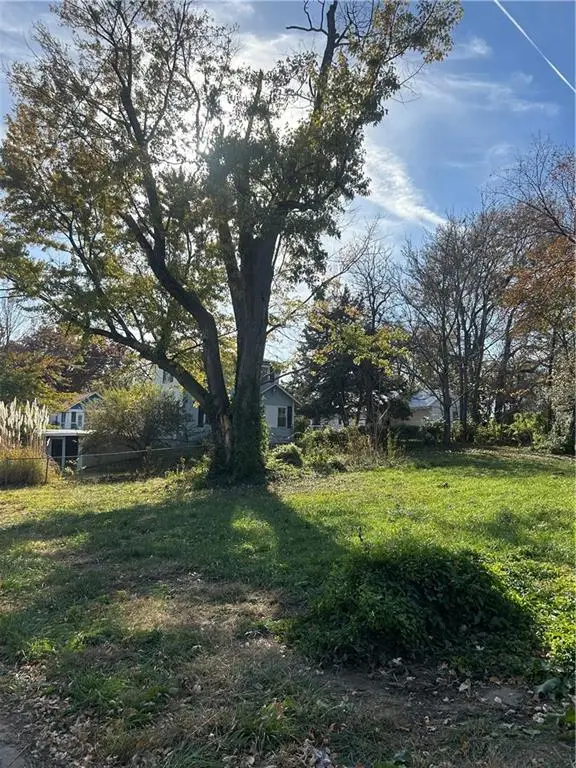 2332 Oakley Avenue W, Kansas City, MO 64127 - #2