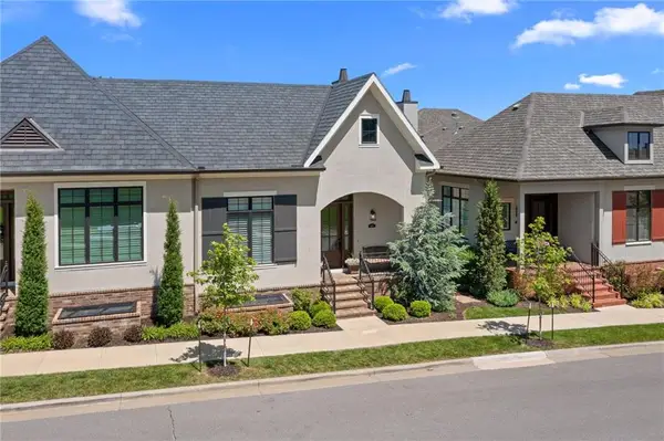 9257 Parkside Drive, Prairie Village, KS 66207