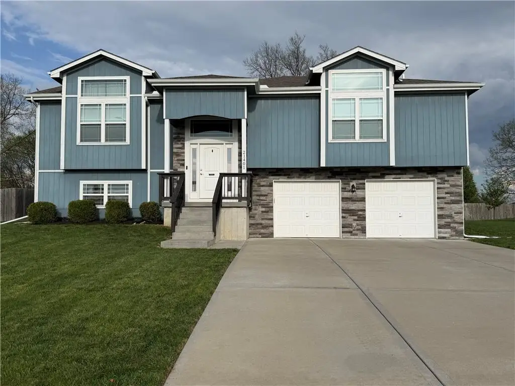 21401 Noble Street, Spring Hill, KS 66083 - #1