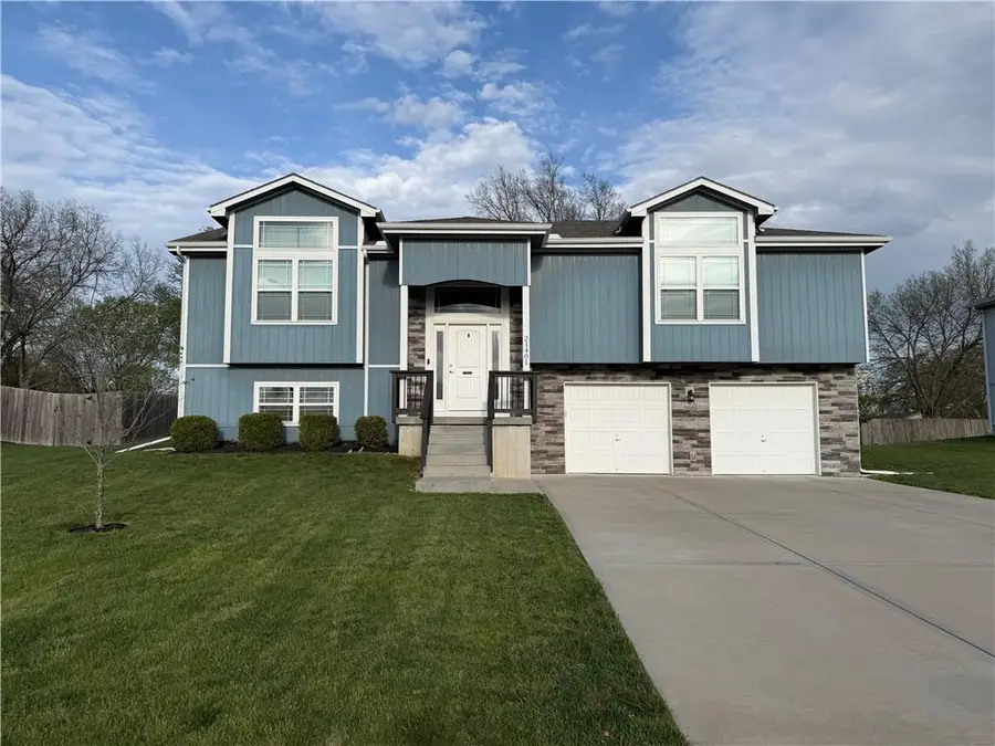 21401 Noble Street, Spring Hill, KS 66083 - #3
