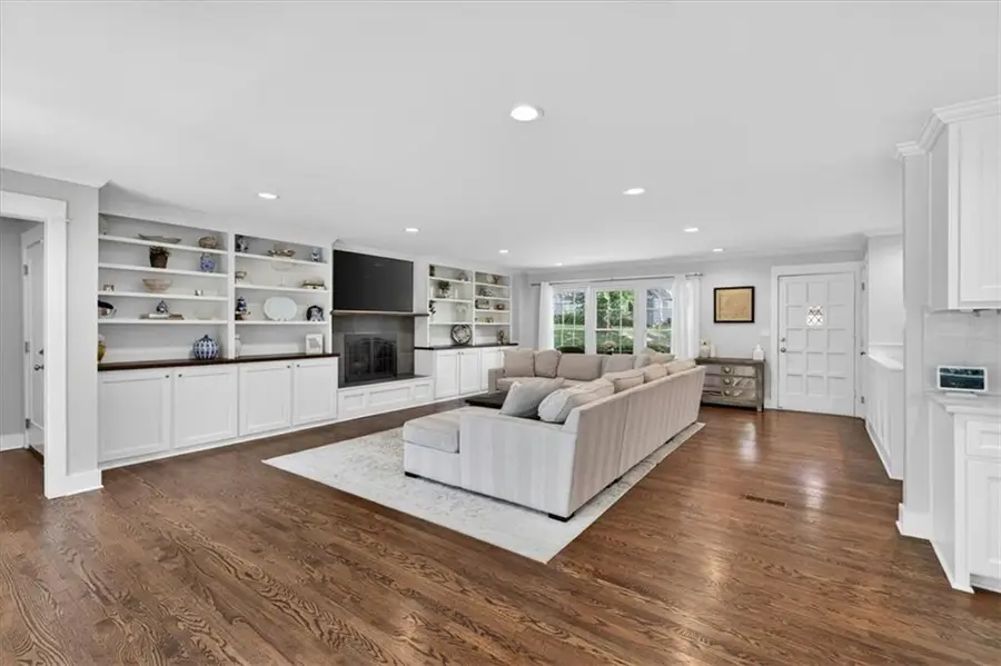 8332 Overbrook Road, Leawood, KS 66206 - #2