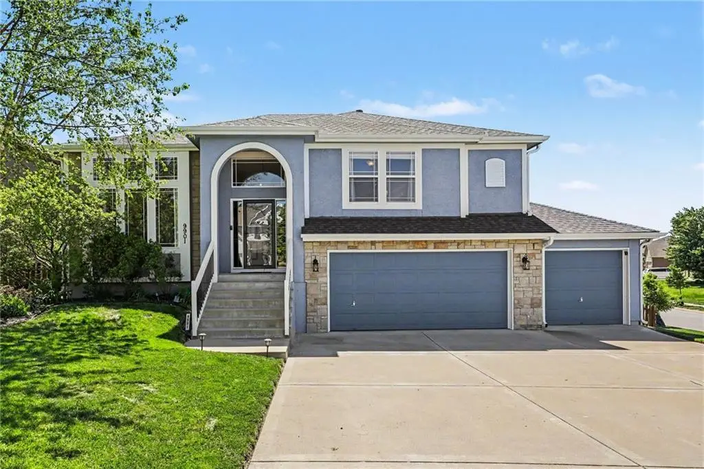 9901 N Farley Avenue, Kansas City, MO 64157 - #1