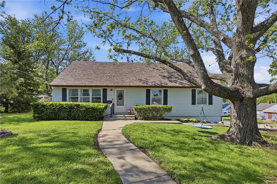 3003 NE 53rd Street, Kansas City, MO 64119 - #2
