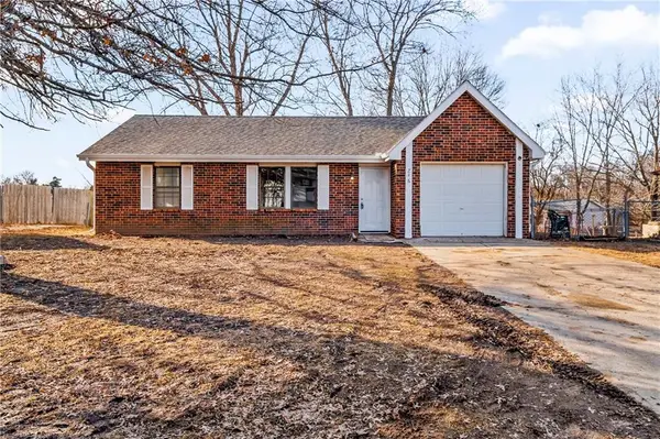 246 SE 101st Road, Warrensburg, MO 64093
