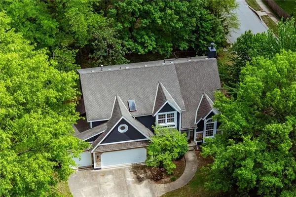 12495 S Hagan Lane, Olathe, KS 66062