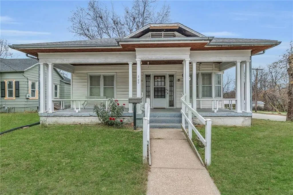 200 N Jefferson Street, Carrollton, MO 64633 - #1