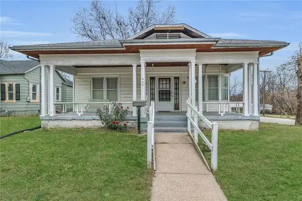 200 N Jefferson Street, Carrollton, MO 64633