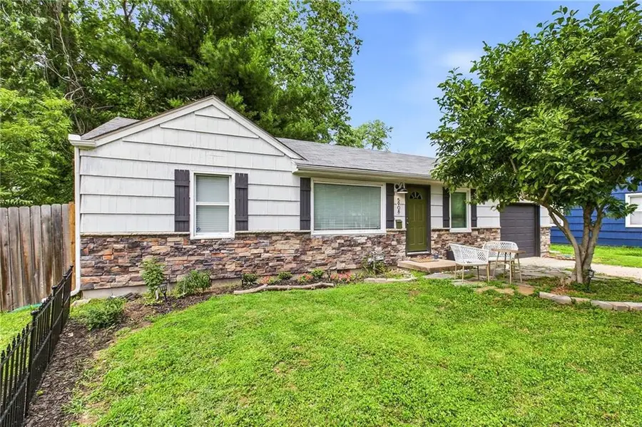 5908 E 101st Street, Kansas City, MO 64134 - #2