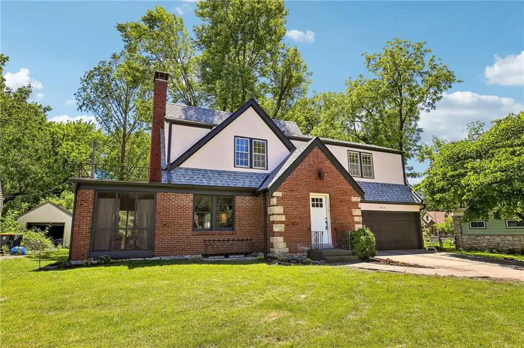 415 E 75th Street, Kansas City, MO 64131 - #1