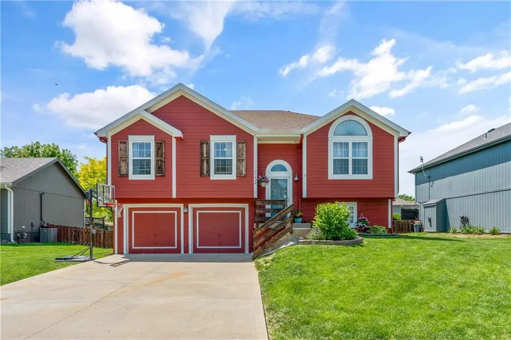 11424 N Ditzler Avenue, Kansas City, MO 64157 - #1