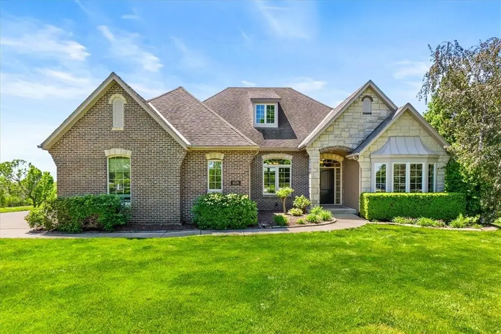 8070 Green Glades Court, Parkville, MO 64152 - #1