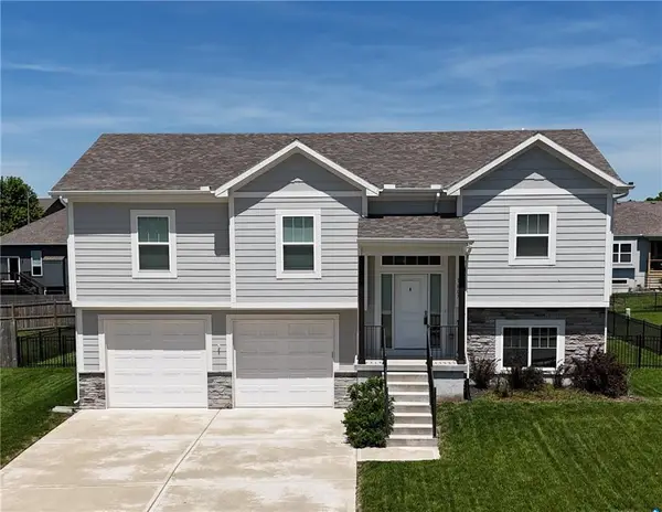 1807 Alpine Drive, Pleasant Hill, MO 64080