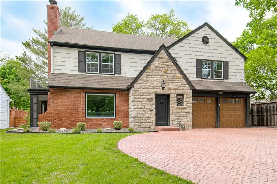 6110 Ward Parkway, Kansas City, MO 64113 - #2