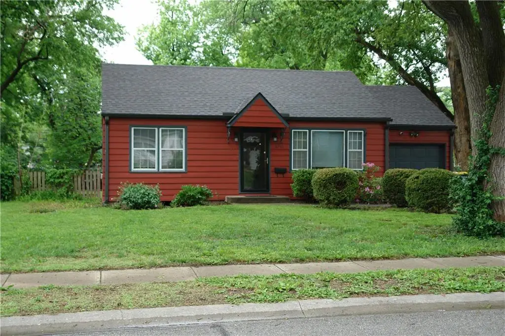 8212 Mackey Street, Overland Park, KS 66204 - #1