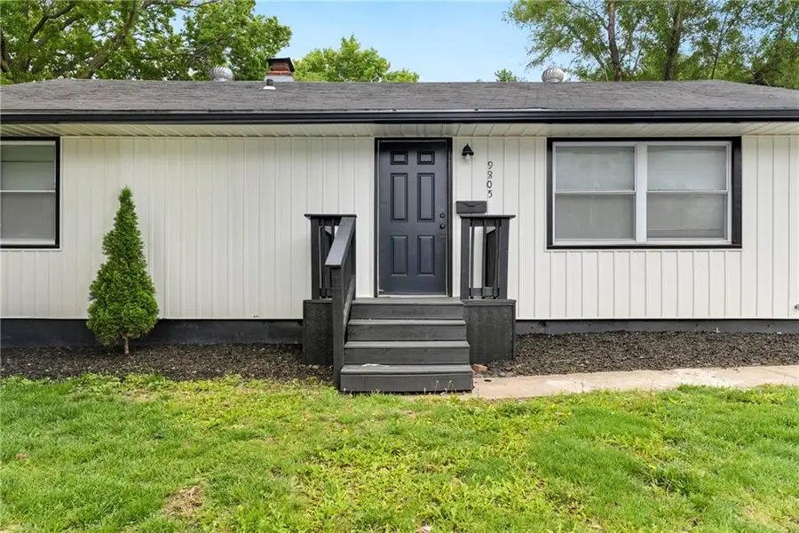 9805 E Gregory Street, Raytown, MO 64138 - #2