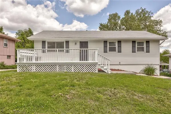 12212 E 32nd Street S, Independence, MO 64052