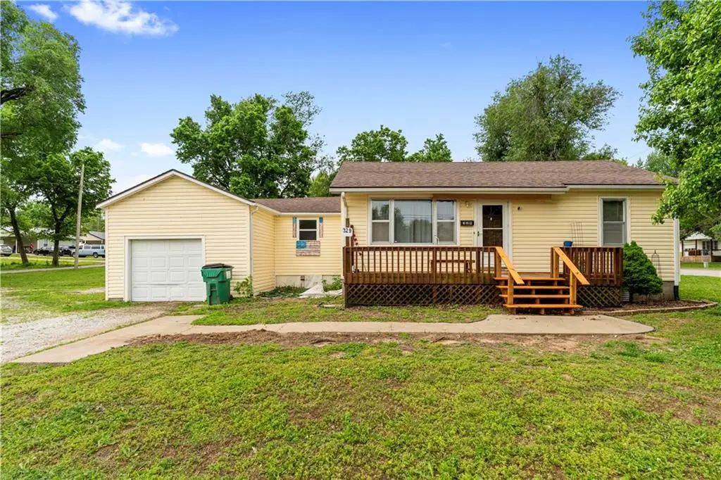 329 W Atlantic Street, Nevada, MO 64772 - #1