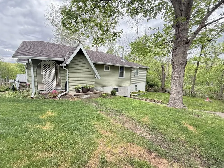 3044 N 2nd Street, Saint Joseph, MO 64505 - #2