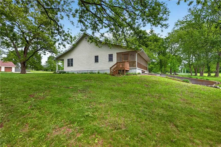 13830 E Musket Road, Nevada, MO 64772 - #2