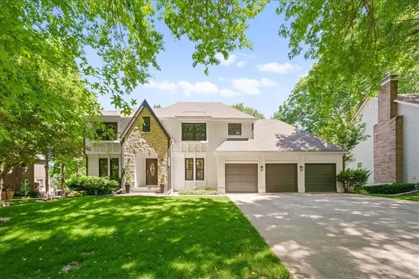 8105 W 99th Street, Overland Park, KS 66212