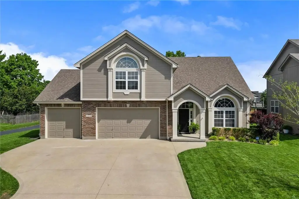 2209 NE Wyndham Drive, Blue Springs, MO 64029 - #1