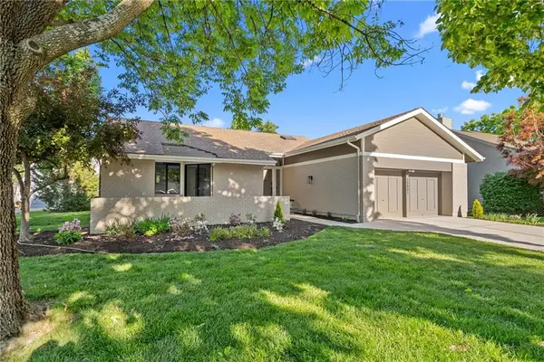 15801 Dearborn Street, Overland Park, KS 66223