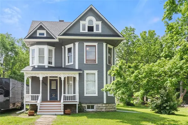 406 E 4th Street, Wellsville, KS 66092