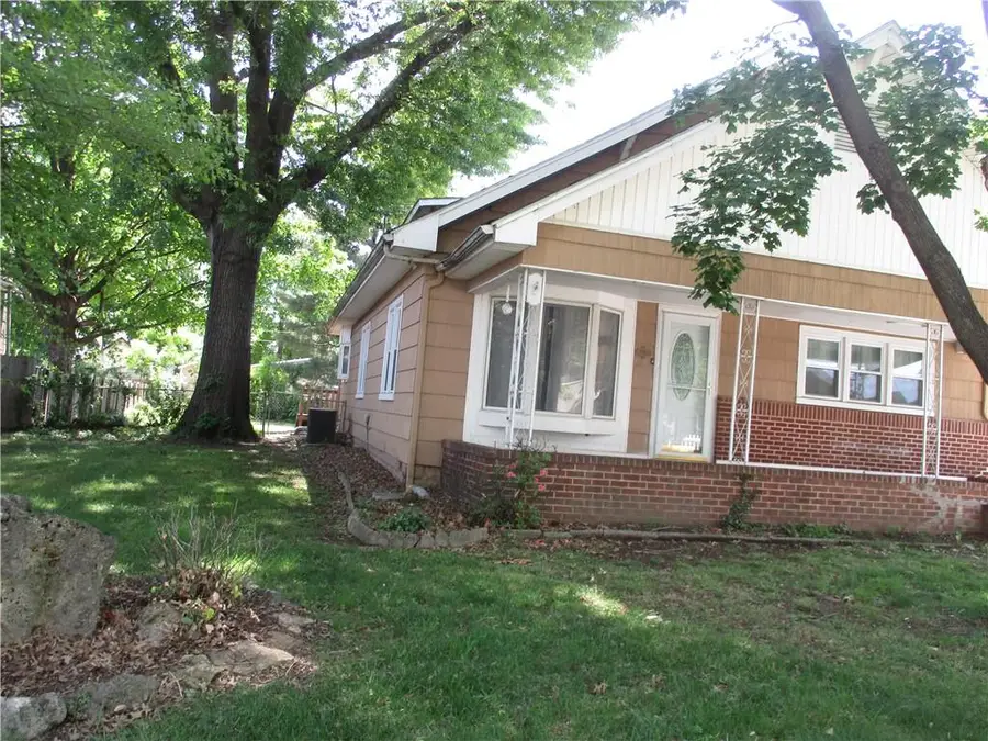 208 E 21st Street, Pittsburg, KS 66762 - #3