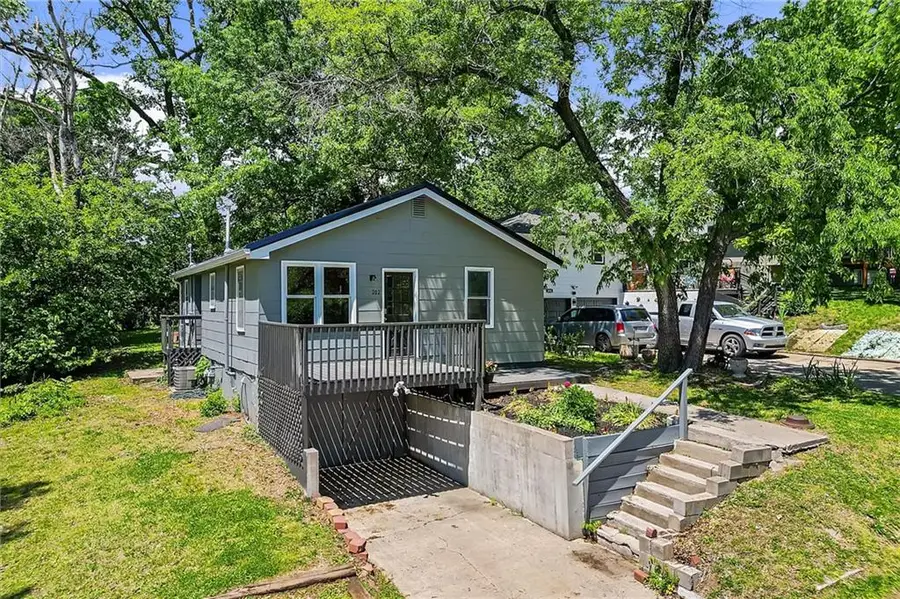 202 N Titus Avenue, Excelsior Springs, MO 64024 - #2