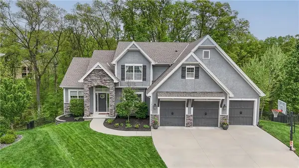 14035 Trail Creek Court, Parkville, MO 64152