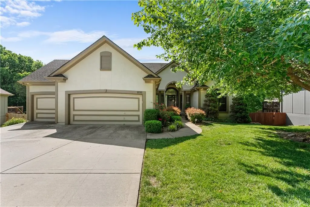 1636 SW Summit Valley Lane, Lees Summit, MO 64081 - #1