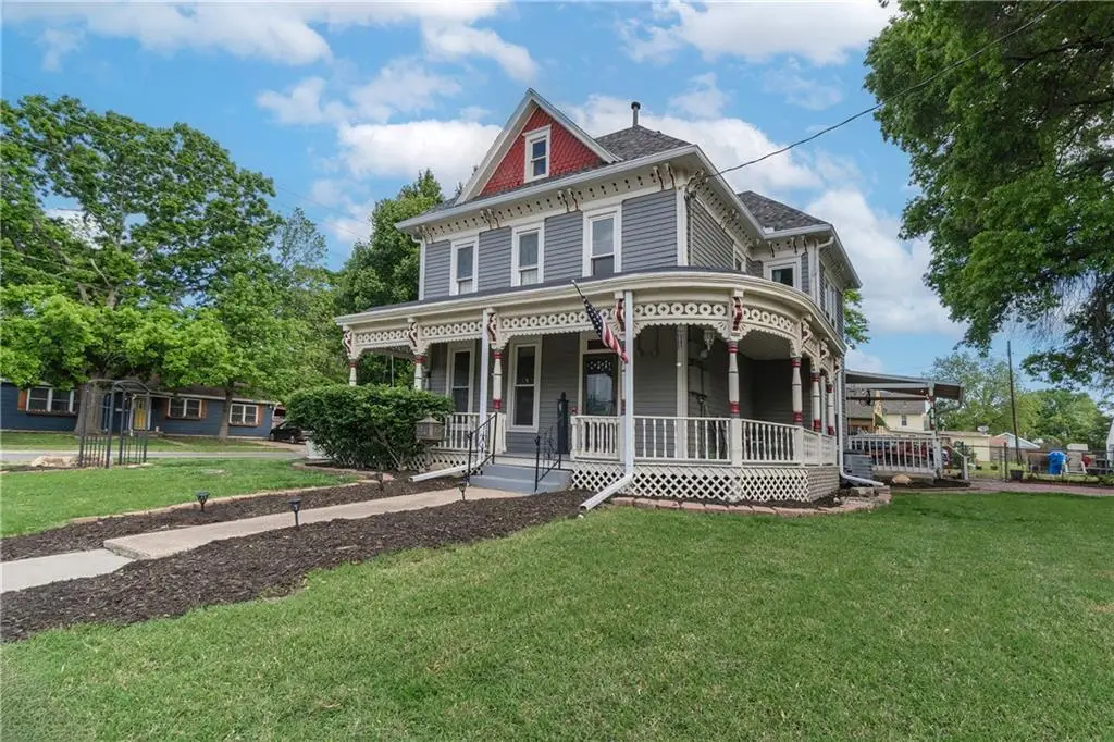 318 W Cedar Street, Olathe, KS 66061 - #1