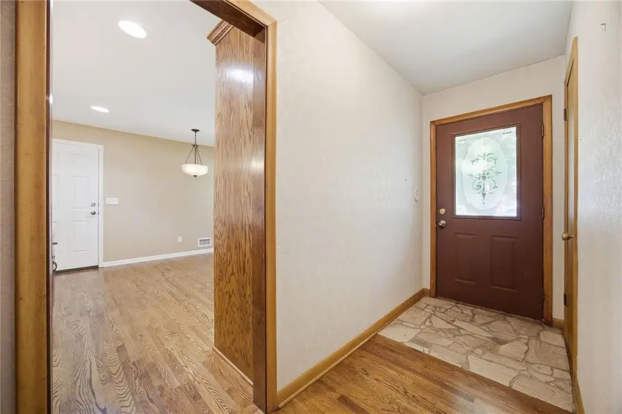 10413 W 49 Street, Shawnee, KS 66203 - #3