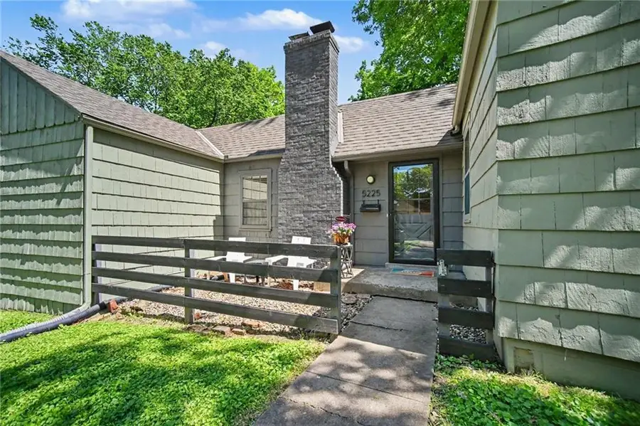 5225 Sycamore Drive, Roeland Park, KS 66205 - #3