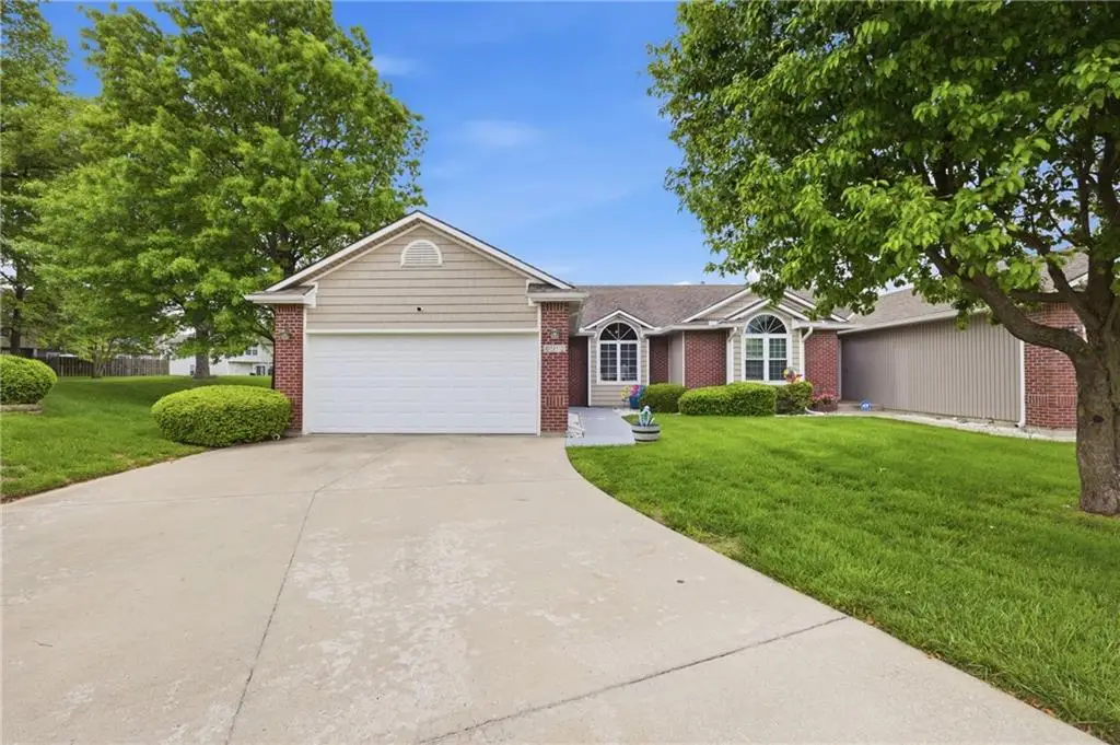4512 Hedges Avenue, Kansas City, MO 64133 - #1