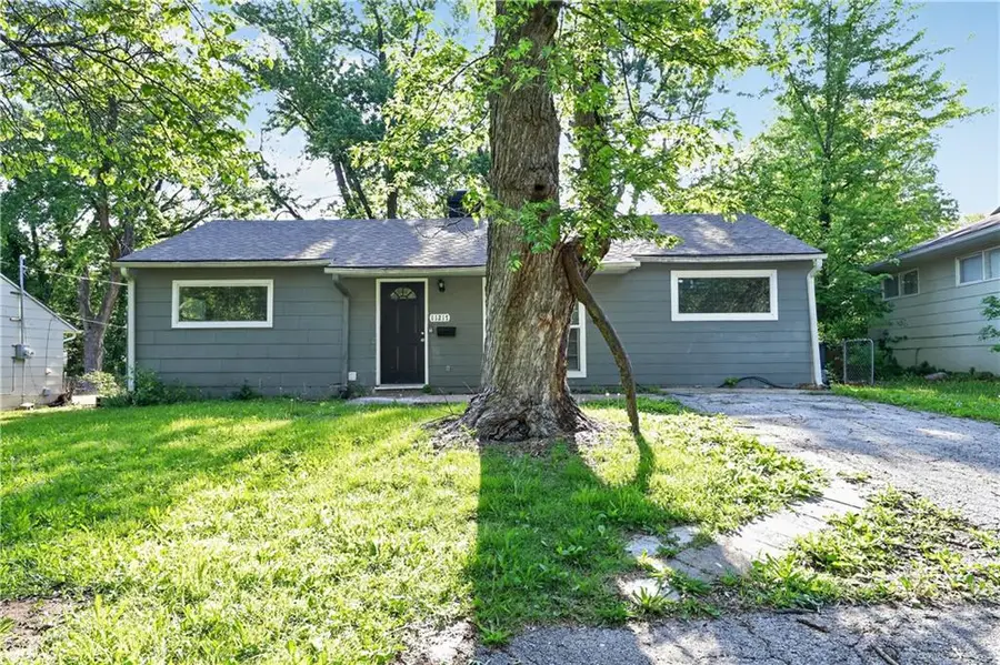 11217 Palmer Avenue, Kansas City, MO 64134 - #2
