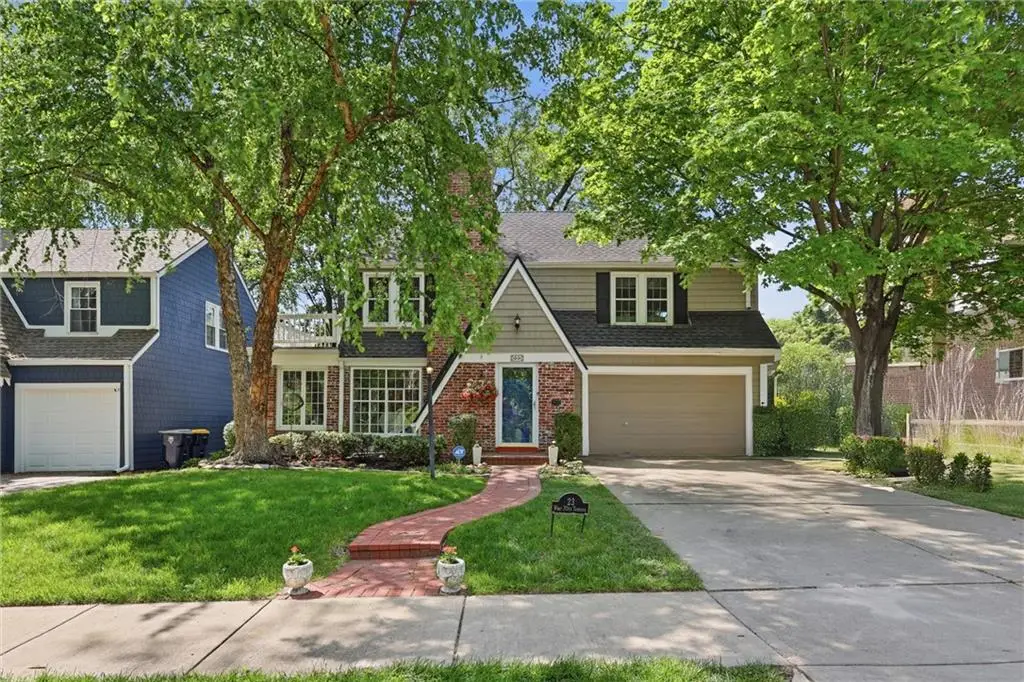 23 W 70 Terrace, Kansas City, MO 64113 - #1