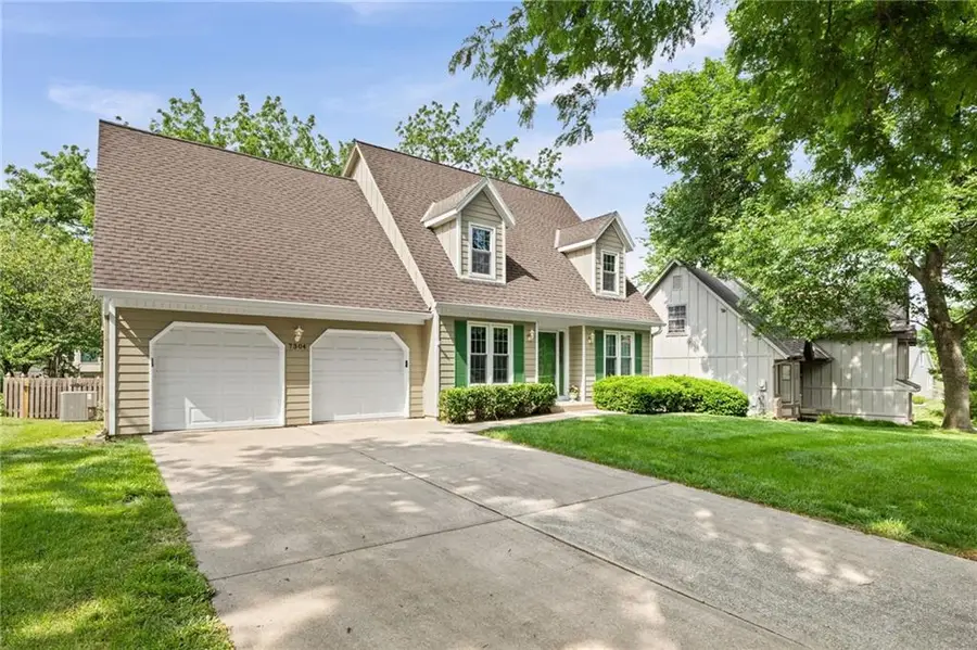 7304 W 114th Terrace, Overland Park, KS 66210 - #2