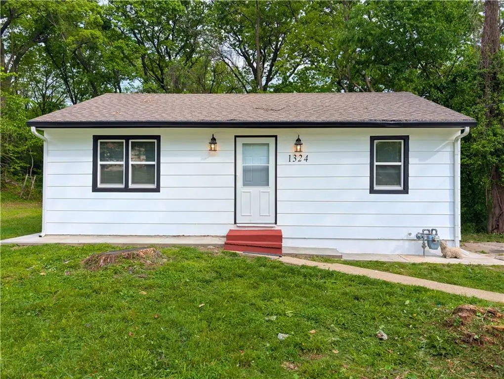 1324 N 52nd Court, Kansas City, KS 66102 - #1