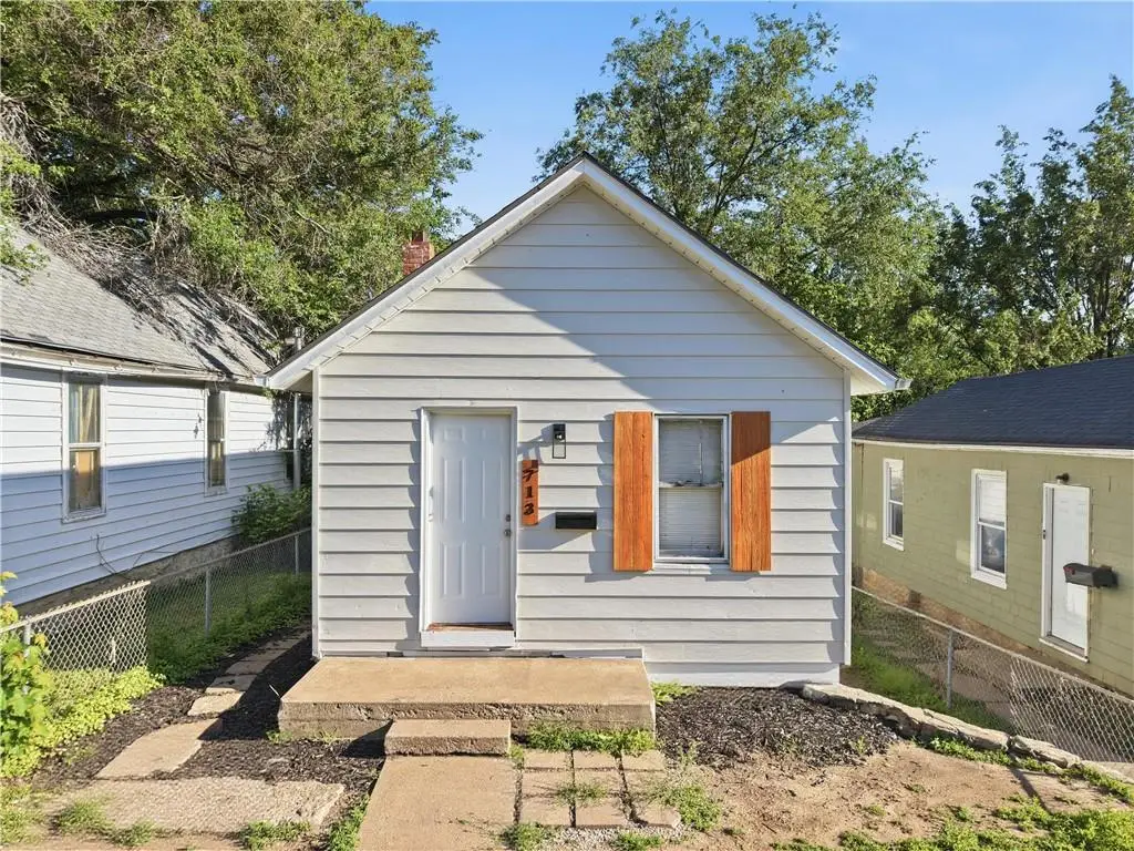 713 Dakota Street, Leavenworth, KS 66048 - #1