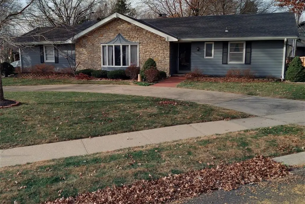 7206 W 101st Terrace, Overland Park, KS 66212 - #1