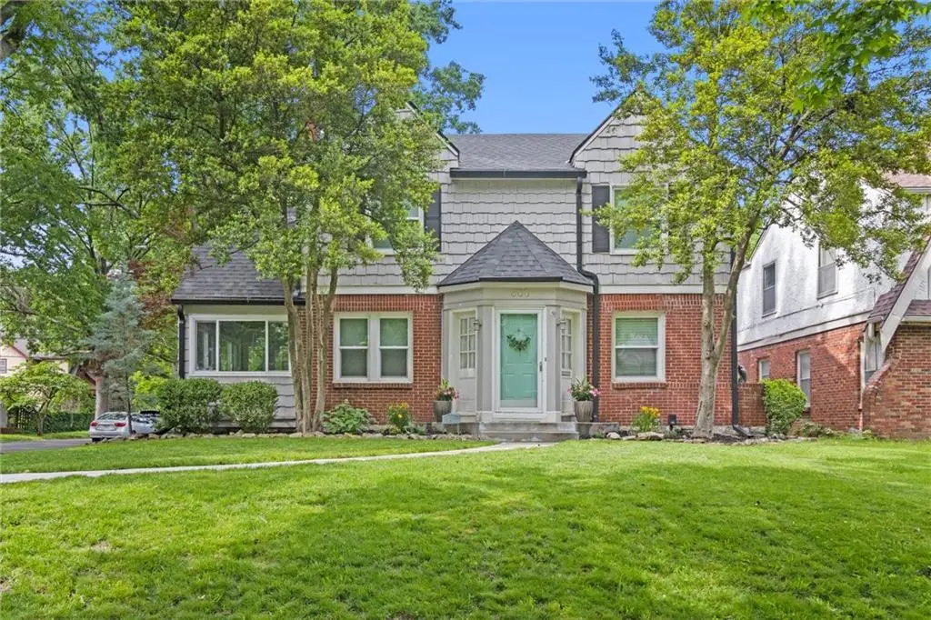 600 E 72nd Terrace, Kansas City, MO 64131 - #1