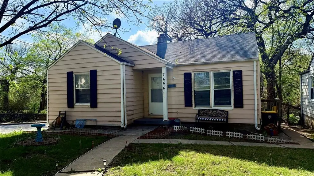 7444 Park Avenue, Kansas City, MO 64132 - #1