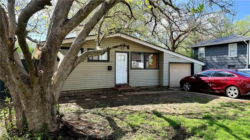 8620 Winchester Avenue, Kansas City, MO 64138 - #1