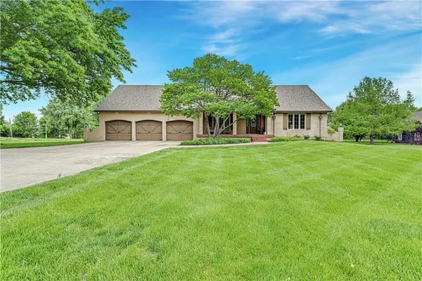 11260 W 155th Terrace, Overland Park, KS 66221