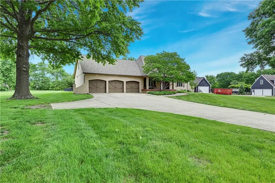 11260 W 155th Terrace, Overland Park, KS 66221 - #2