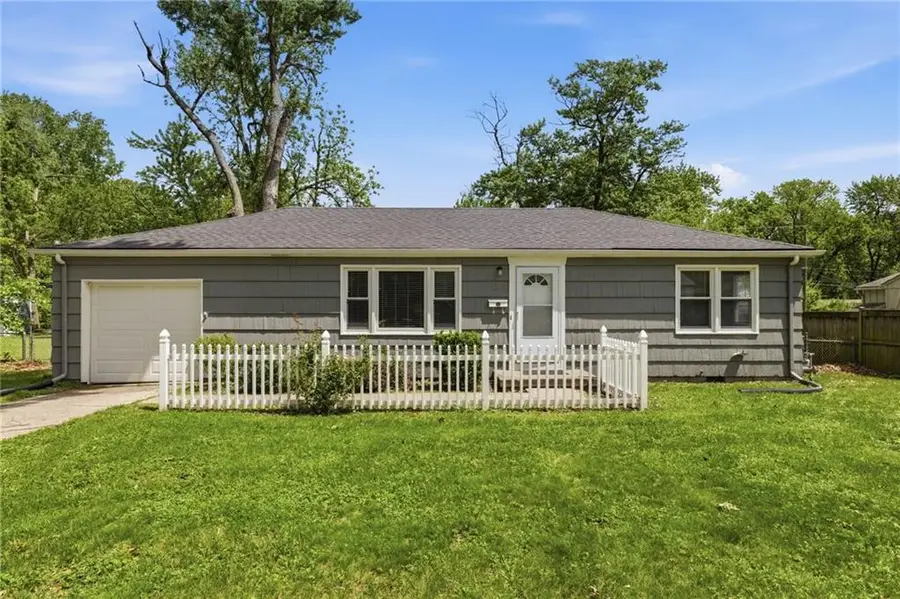 8901 Craig Drive, Overland Park, KS 66212 - #2