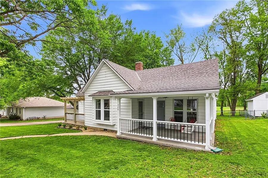 328 E Main Street, Smithville, MO 64089 - #2